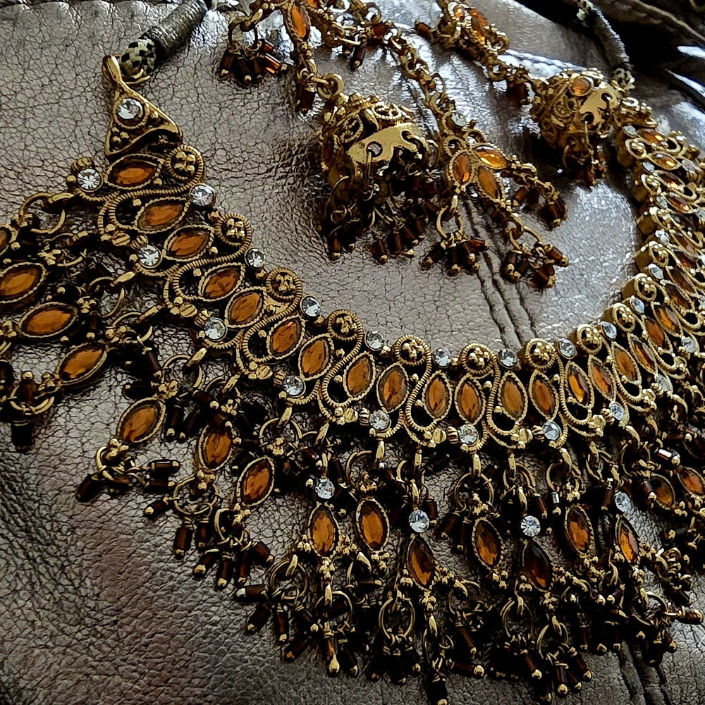 Elegant Gold and Champagne Statement Necklace Set